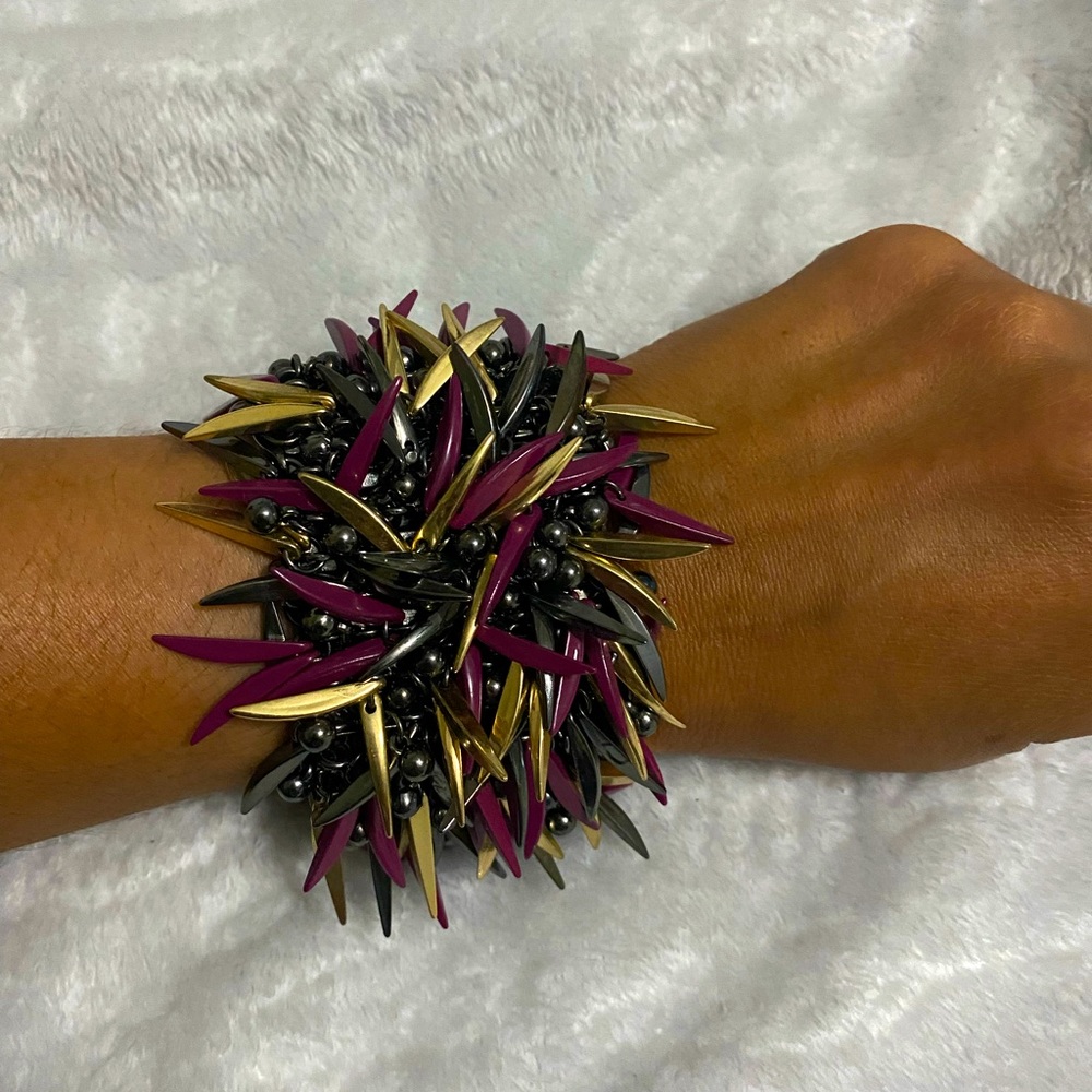 Multicolor dangling stretch bracket. - Picture 3 of 5